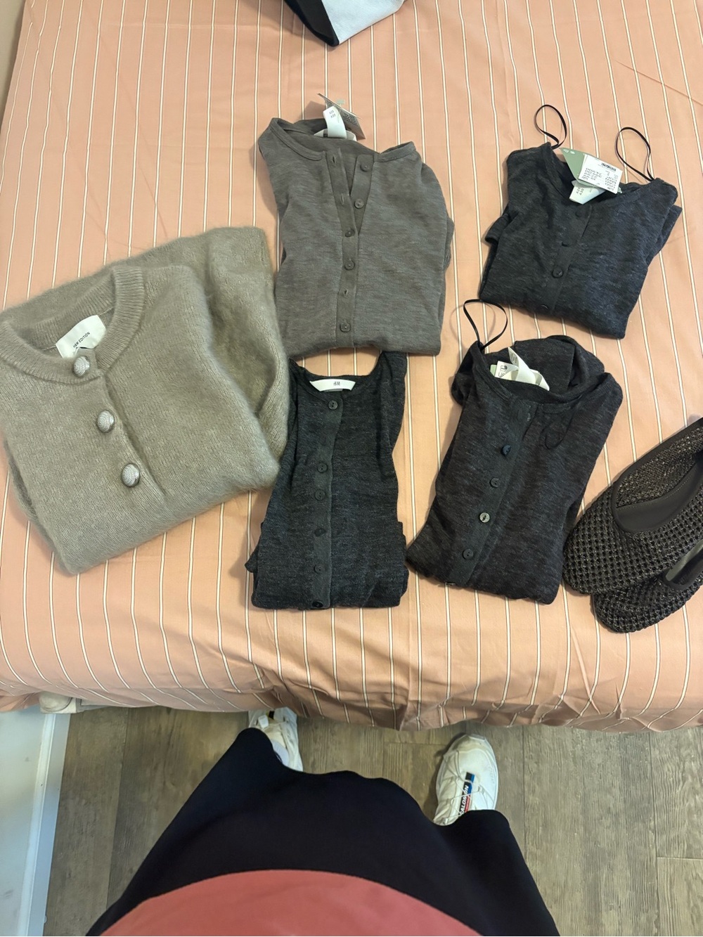 H&m edition lot Women’s mohair Button-Front Cardigan Sweater - Gray & Charcoal - Picture 2 of 9